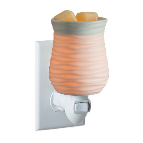 Candle Warmers Etc Other - Pluggable Candle Warmer "Harmony"